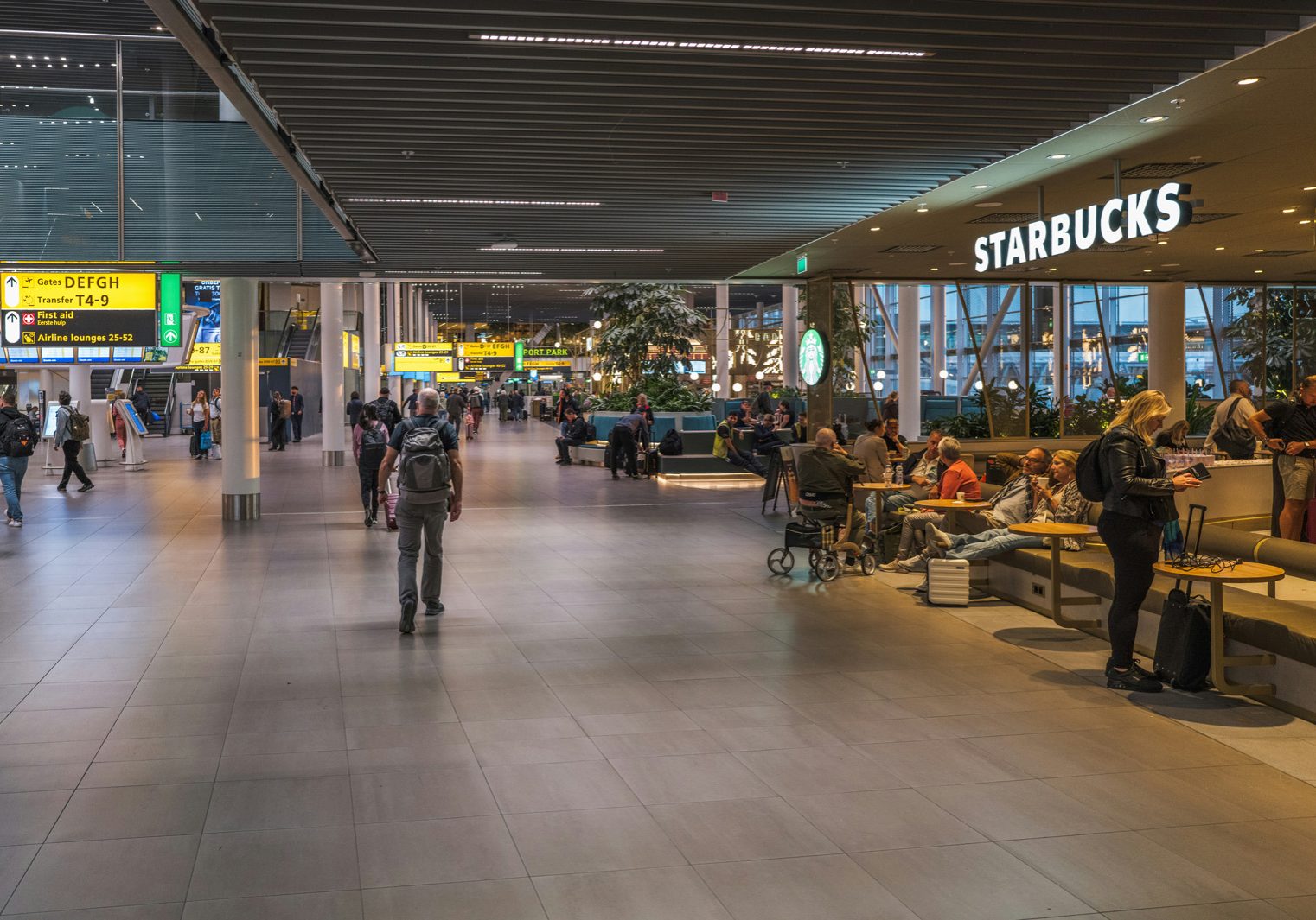 alexander-schimmeck-5MIINKVH1mg-unsplash